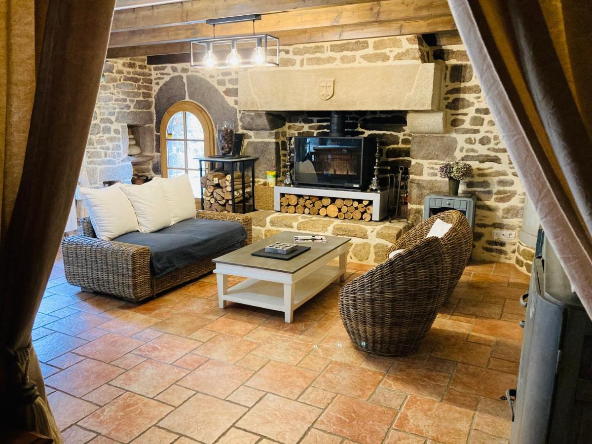 Maison De Caractere Datant De 1739 Quistinic Exteriér fotografie